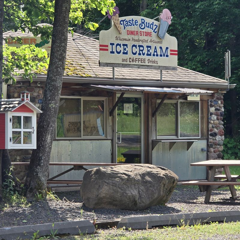 Beating the Wait With the Coffee Shack Next Door