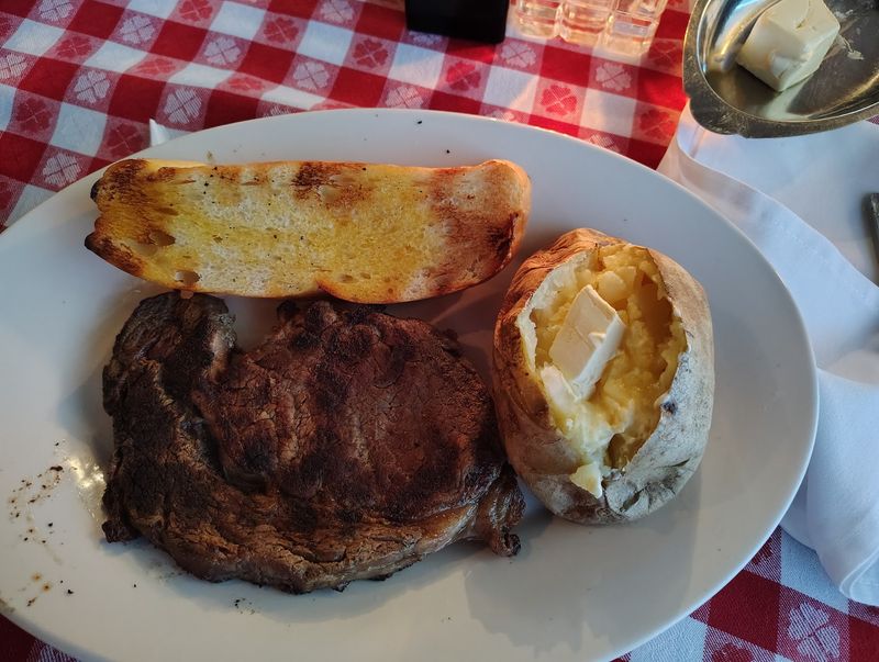 Beefmastor Inn, Wilson