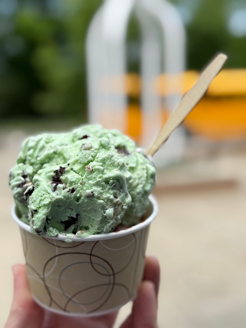 Big Scoops And Bigger Value