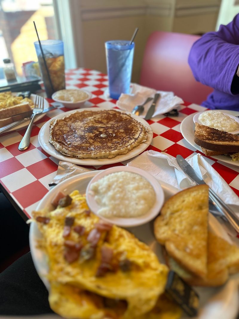 Biscuits, Gravy, And A Breakfast Worth The Early Trip