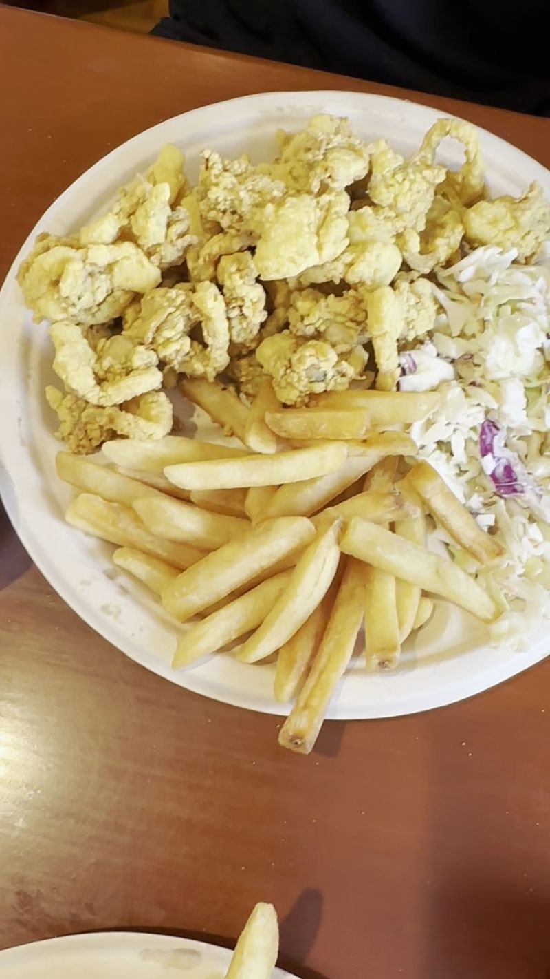 Bob's Clam Hut region alternative - The Village Restaurant, Essex, MA