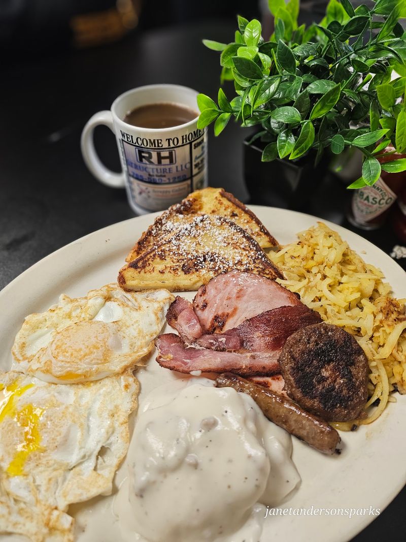 Breakfast Plates Built for Big Appetites