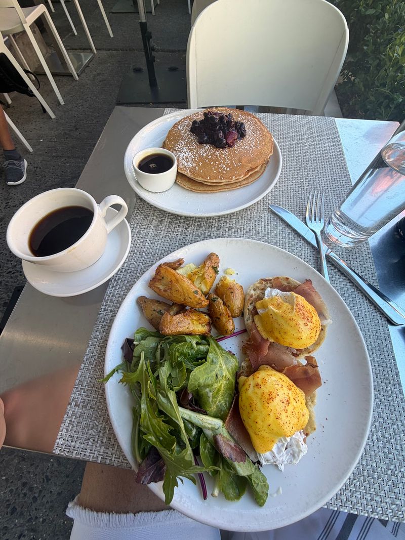 Breakfast That Anchors the Menu Breakfast That Anchors the Menu
