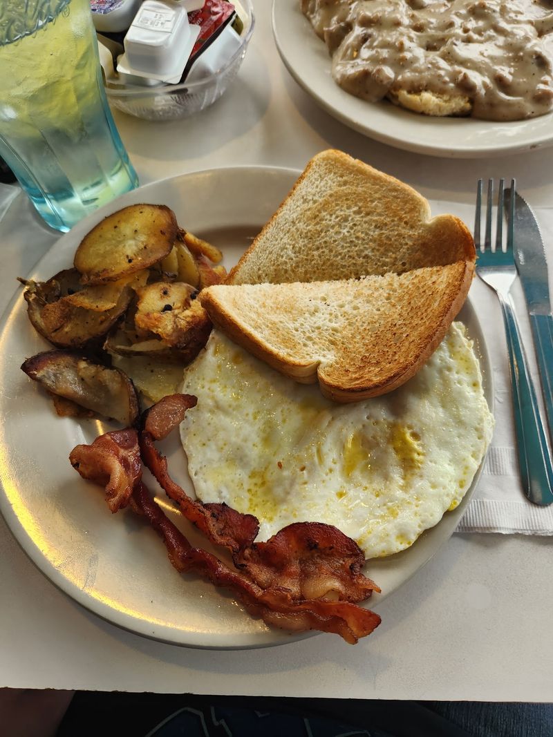 Breakfast That Arrives Hot And Fresh Breakfast That Arrives Hot And Fresh