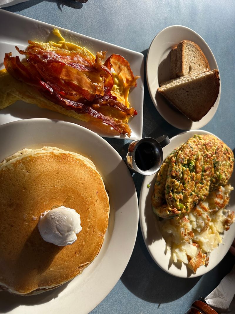 Breakfast That Never Watches the Clock