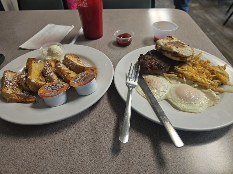 Breakfast That Runs All Day Long Breakfast That Runs All Day Long