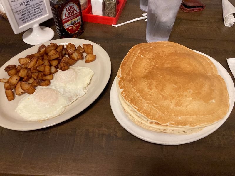 Breakfast Worth Setting an Alarm For