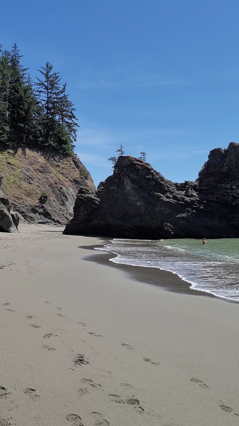 Bringing Kids To Secret Beach - What Parents Should Know Bringing Kids To Secret Beach - What Parents Should Know
