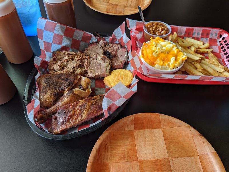 B's Cracklin' Barbeque, Savannah, Georgia