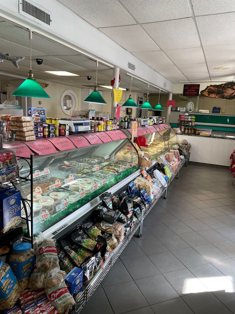 Bud's Fish Market, Branford, Connecticut
