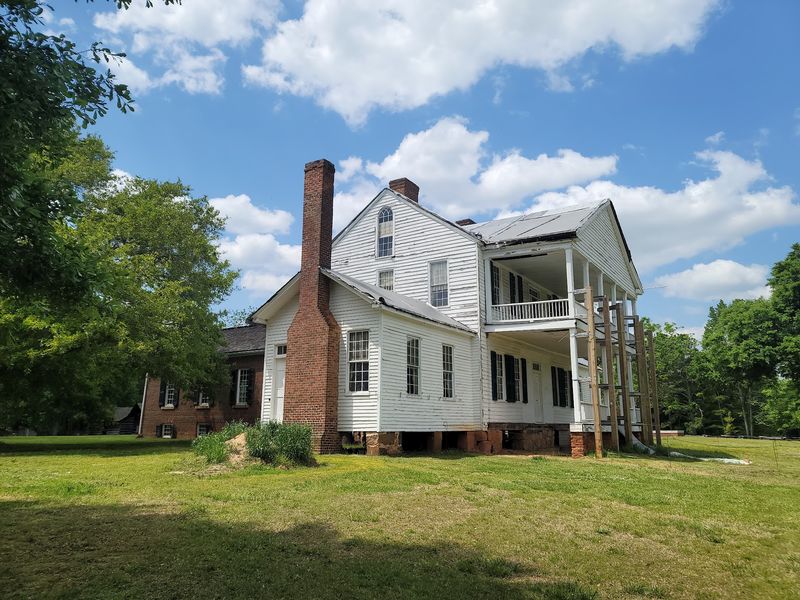 Buildings Preserved Down to the Detail Buildings Preserved Down to the Detail