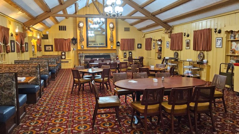 Built For Big Families And Long Tables