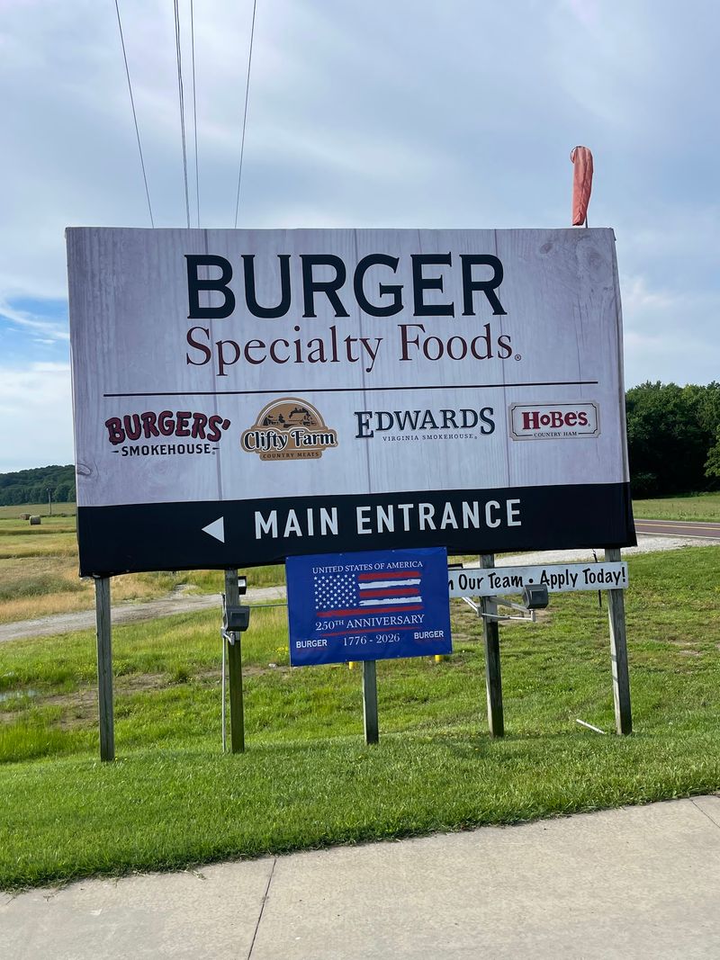 Burgers' Smokehouse, California, Missouri