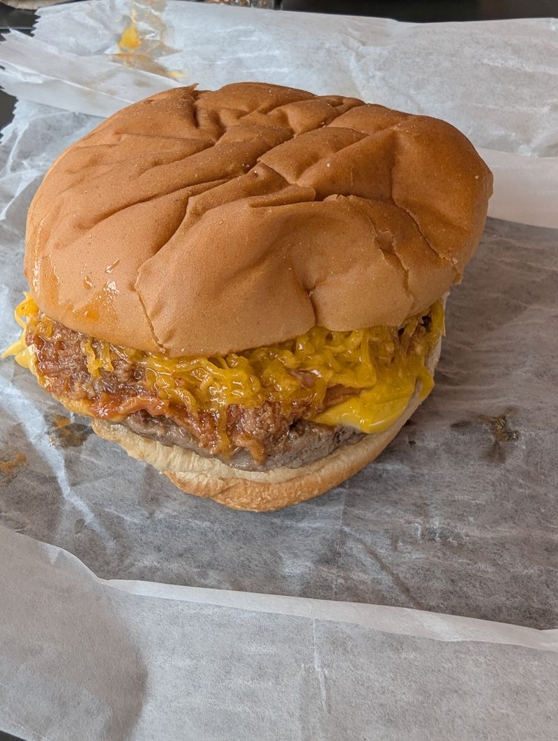 Burgers and Cheese Fries Worth the Detour Burgers and Cheese Fries Worth the Detour