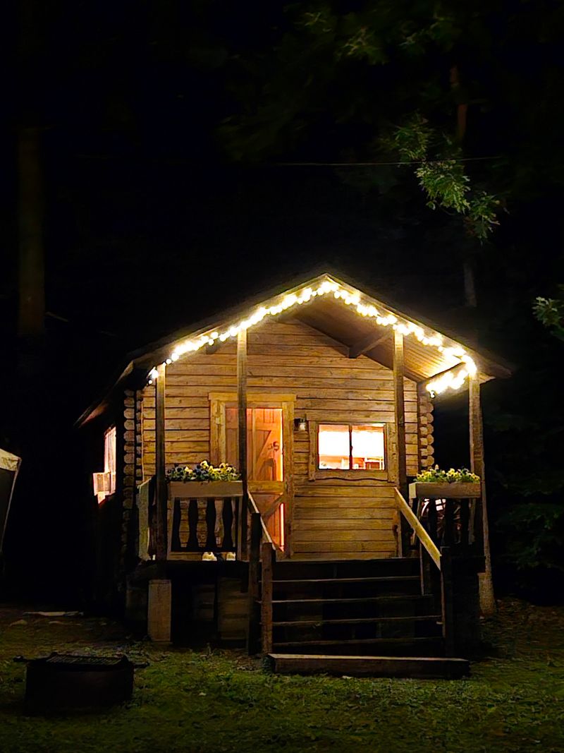 Cabins With a Cozy, Homey Feel Cabins With a Cozy, Homey Feel