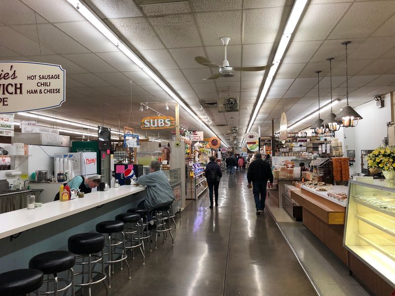 Cafes And A Home-Cooked Bite To Go