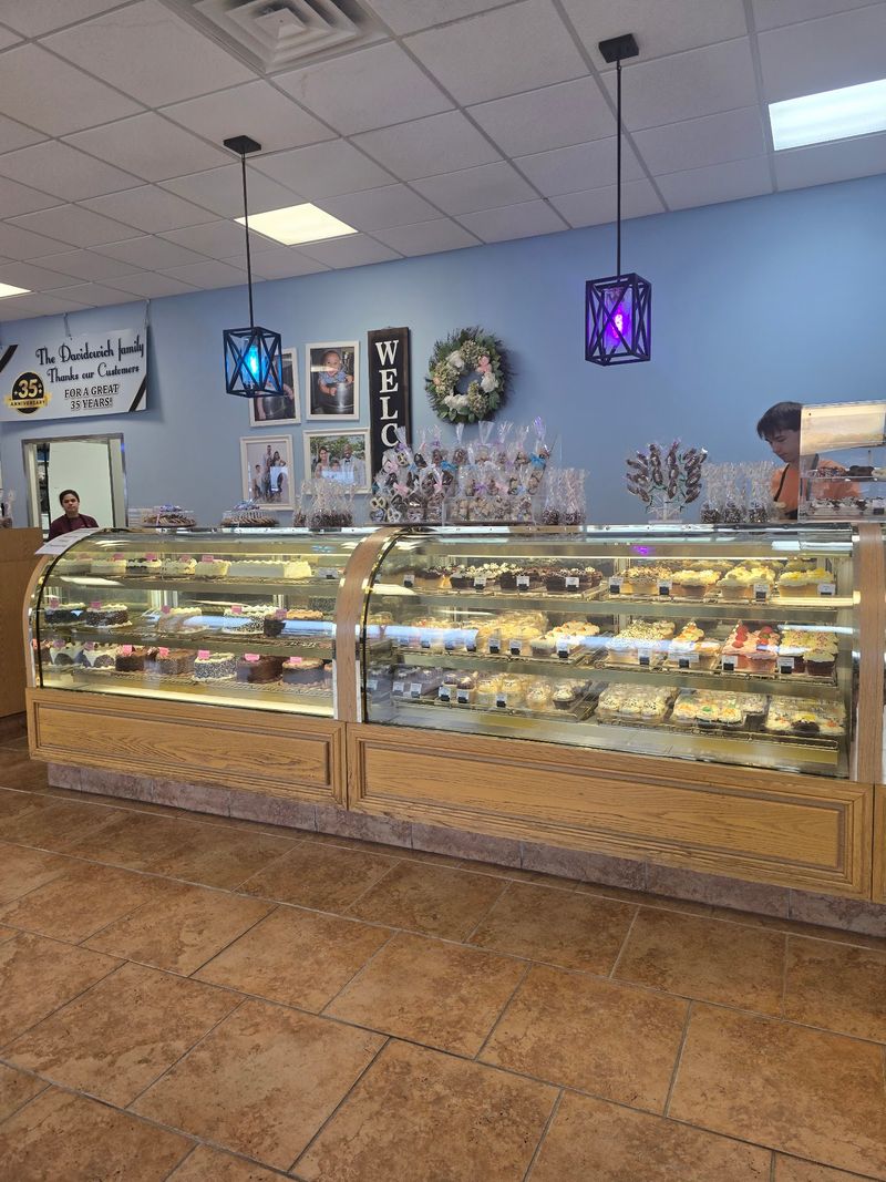 Cakes Worth Crossing State Lines