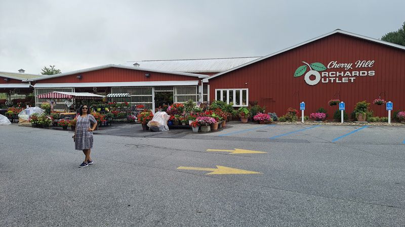 Cherry Hill Orchards Outlet, Lancaster, PA