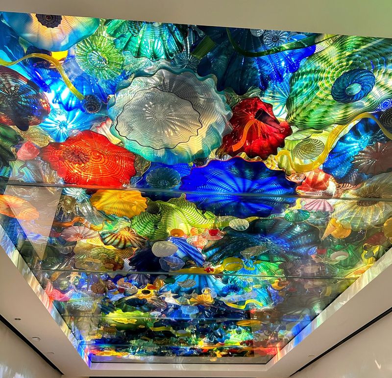 Chihuly's Breathtaking Glass Sculptures