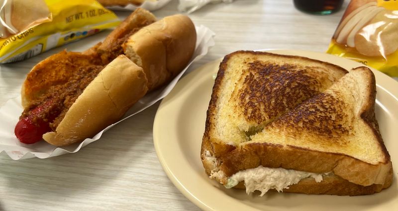 Chili Dogs and Hot Dogs With Staying Power