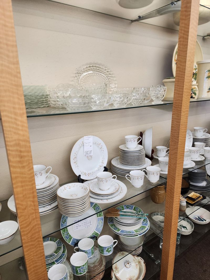 China and Glassware Section Worth Browsing Slowly China and Glassware Section Worth Browsing Slowly