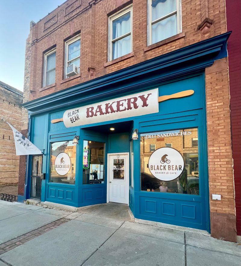 Chisholm Bakery, Chisholm