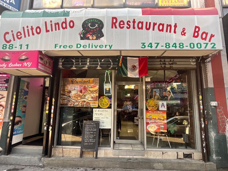 Cielito Lindo, Auburn