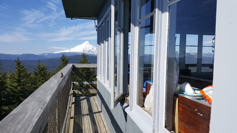Clear Lake Cabin And Lookout, Rhododendron