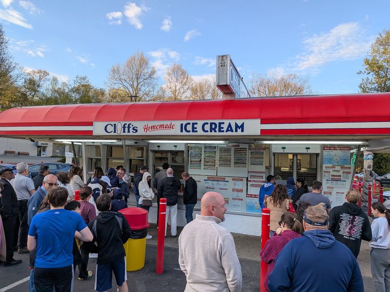 Cliff's Homemade Ice Cream, Ledgewood