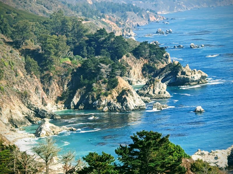 Coastal Overlooks and Cliffside Views Coastal Overlooks and Cliffside Views