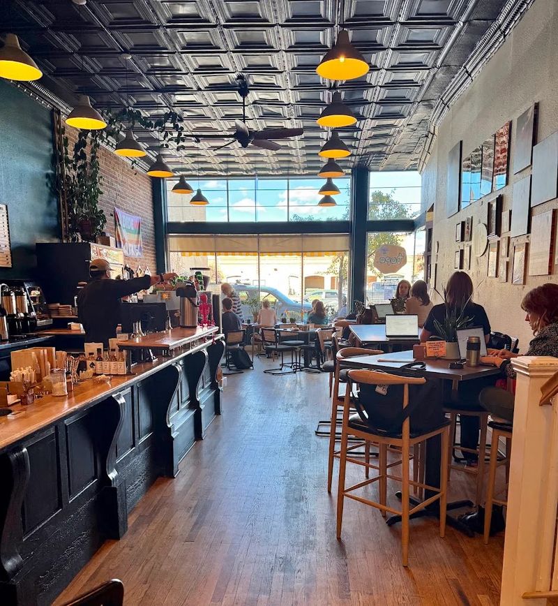 Coffee Trader, Salida
