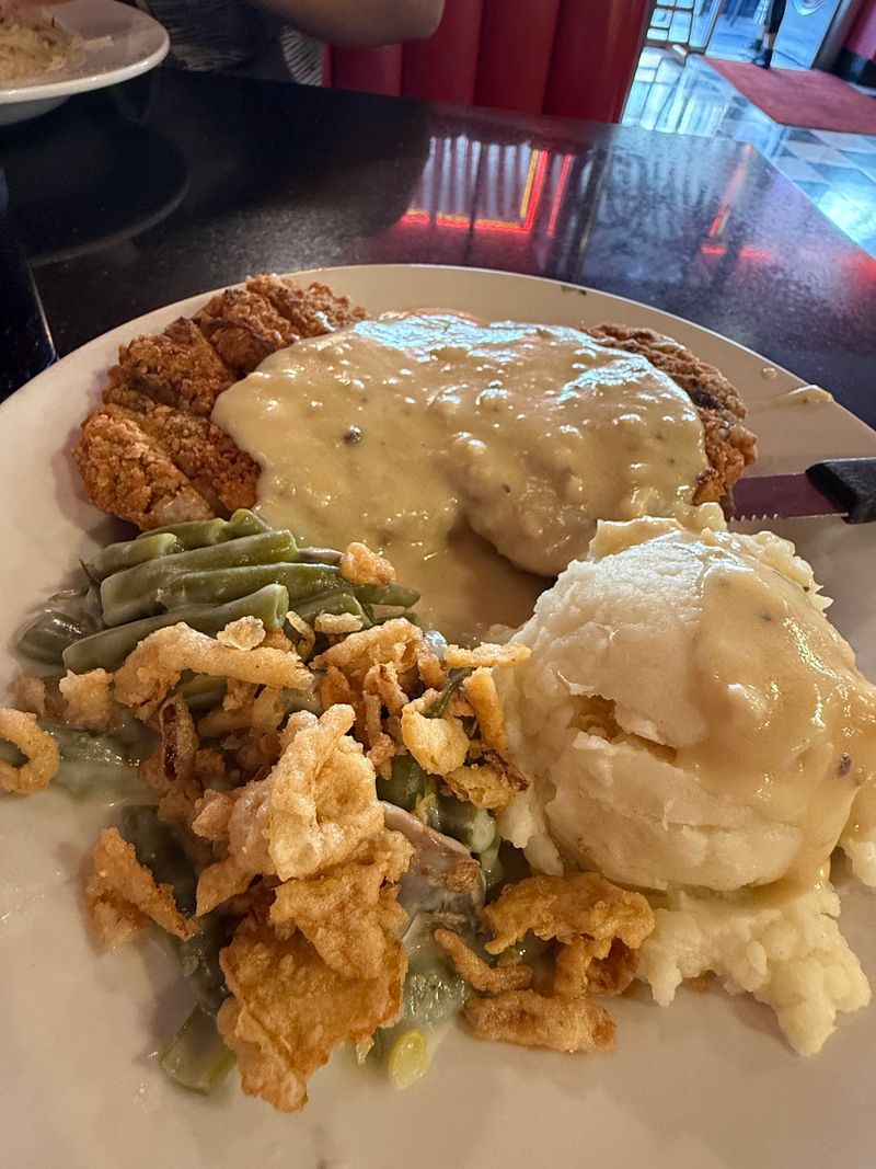 Comfort-Food Classics Served All Day