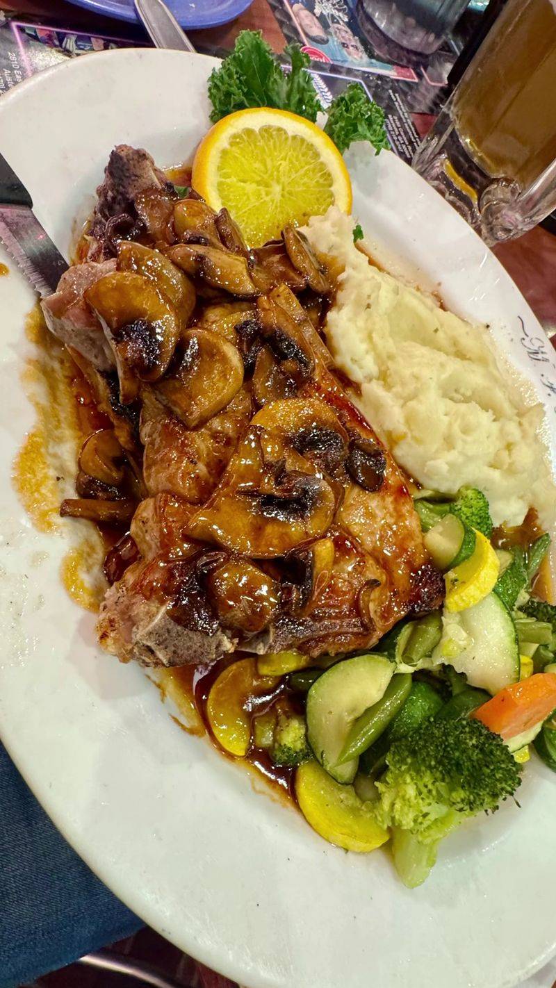 Comfort Food Classics on the Plate Comfort Food Classics on the Plate