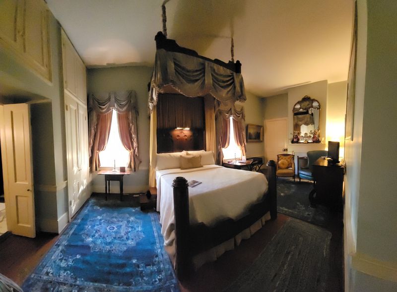 Comfortable Rooms and Restful Nights Comfortable Rooms and Restful Nights