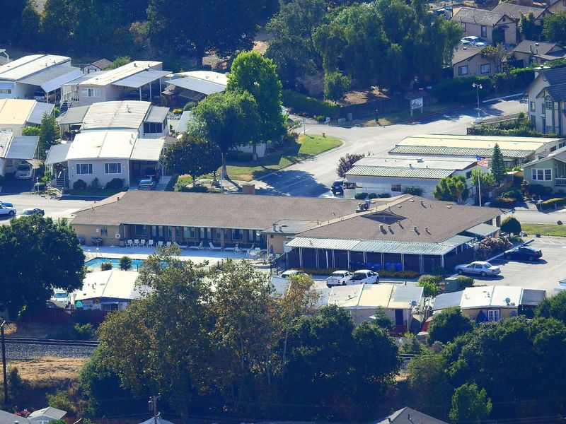 Convenient Access to Hospitals and Shopping