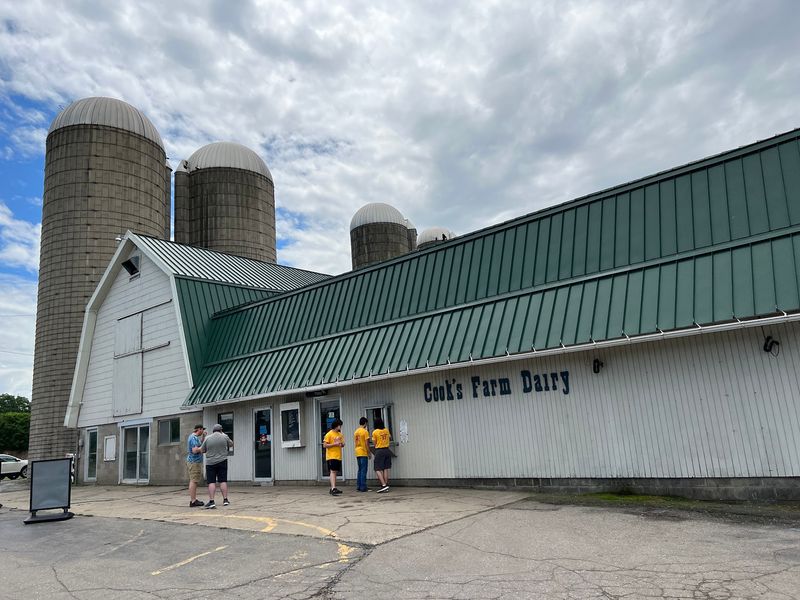 Cook's Farm Dairy, Ortonville, MI