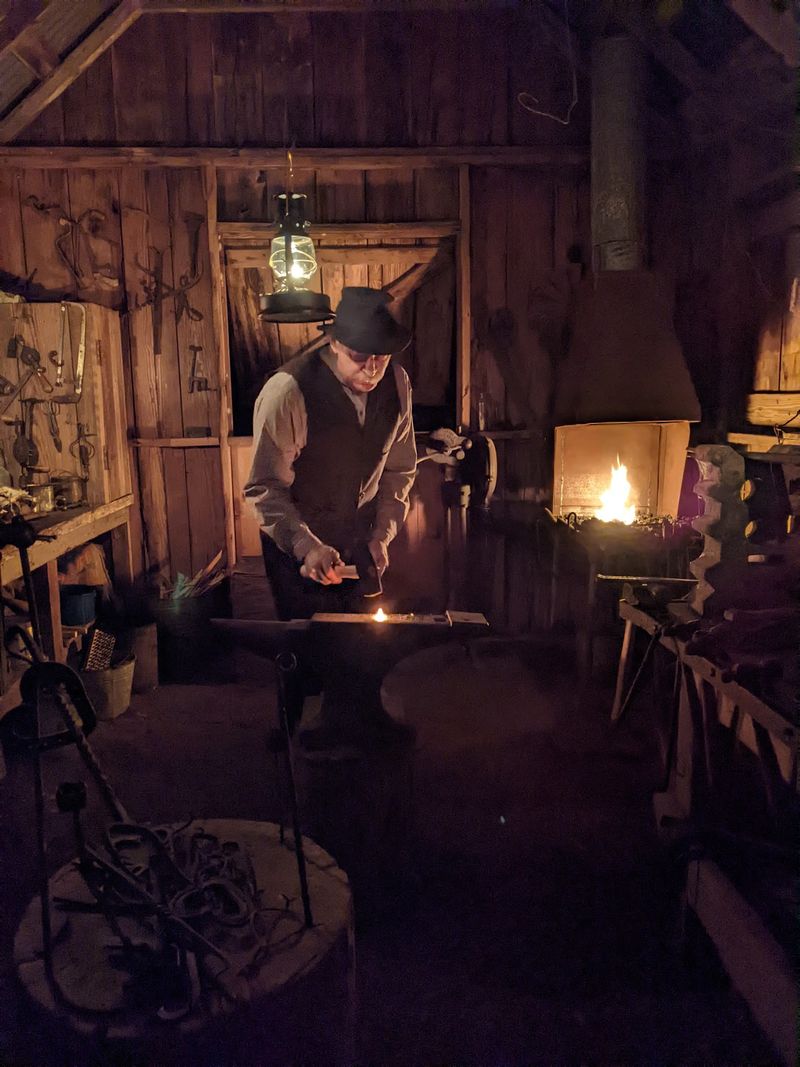 Costumed Interpreters Who Bring the Past to Life Costumed Interpreters Who Bring the Past to Life