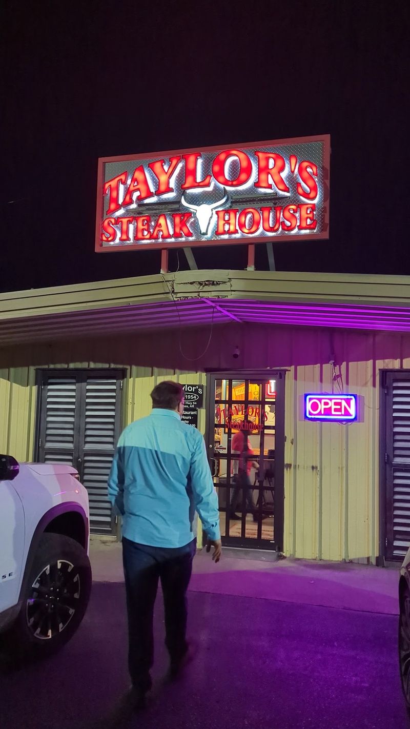 Craig's Bar-B-Q area steak spots and Taylor's Steakhouse, Dumas, Arkansas