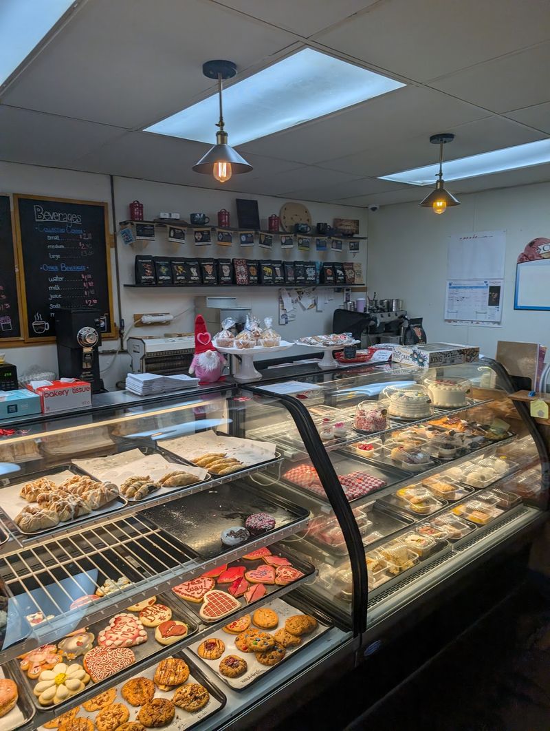Cravings Bakery, Sturtevant, WI Cravings Bakery, Sturtevant, WI