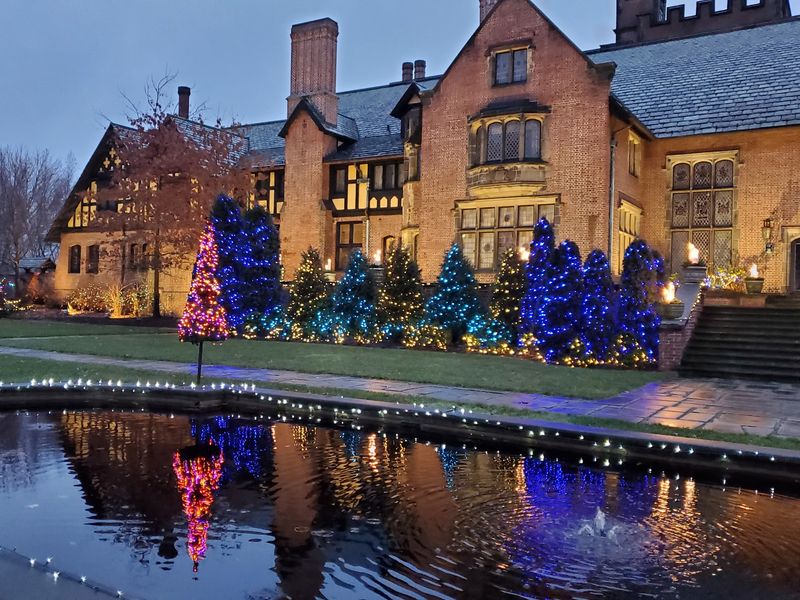 Deck the Halls: A Winter Wonderland Light Experience