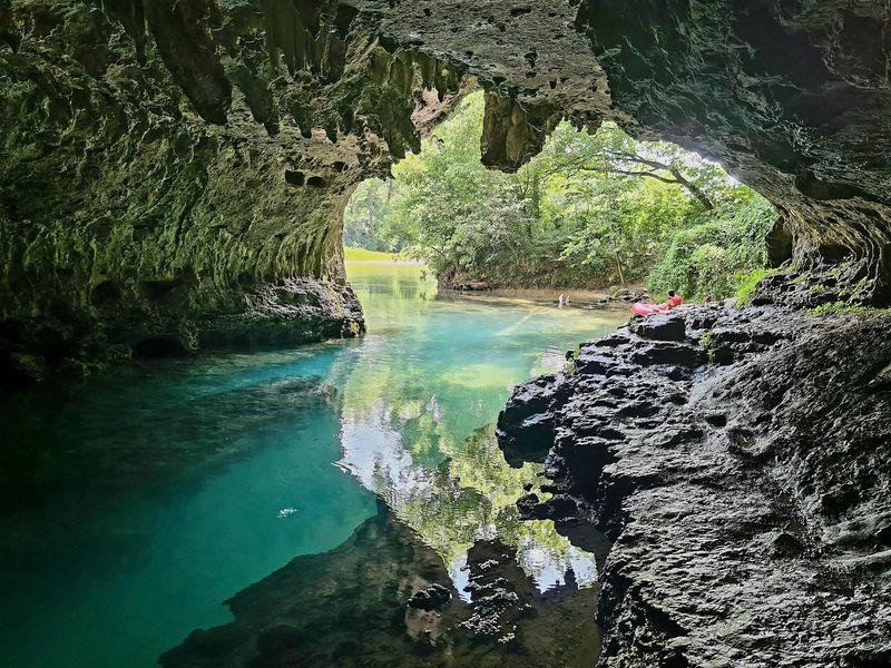 Devils Well and Falls Area, Round Spring, Missouri