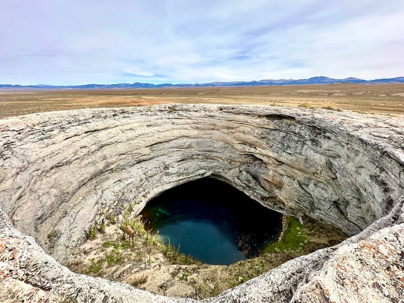 Diana's Punch Bowl, Monitor Valley Diana's Punch Bowl, Monitor Valley
