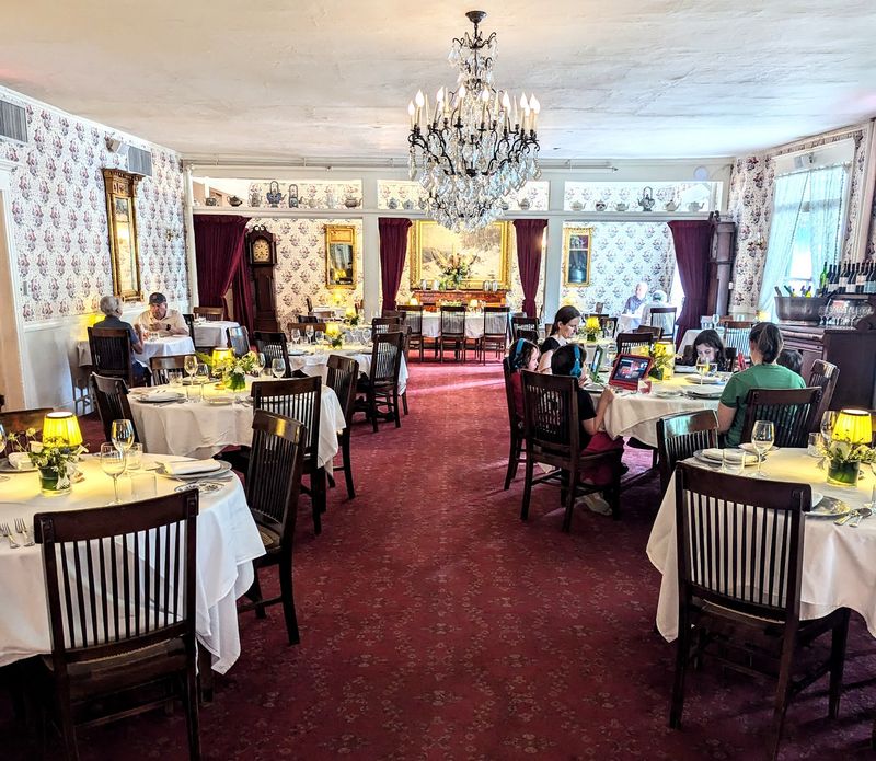 Dining From the Tavern to the Main Room Dining From the Tavern to the Main Room