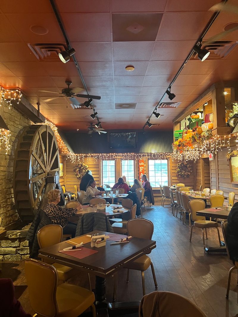 Dining Rooms With Country Character