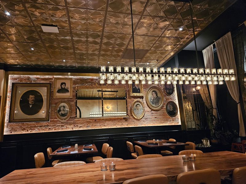 Dining and Drinks at Mineral
