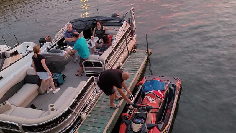 Dockside Dining You Can Reach By Boat