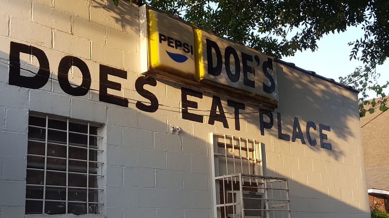 Doe's Eat Place, Greenville, Mississippi