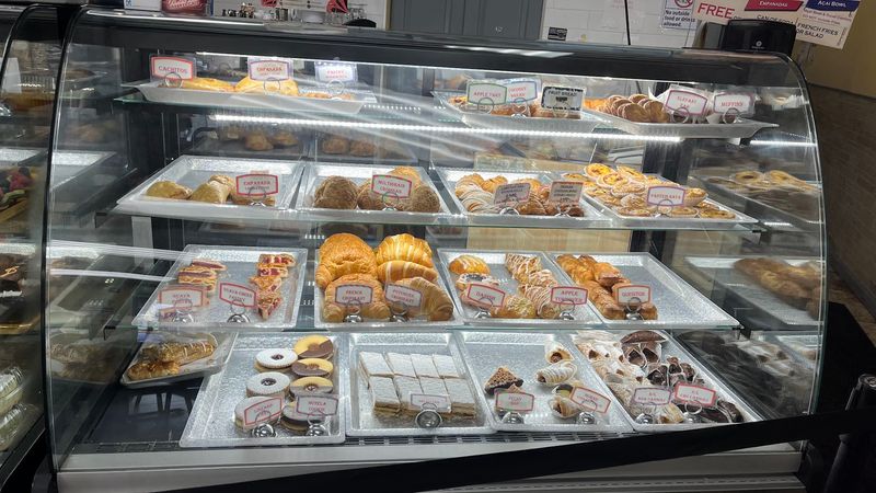 Dom's Bakery Grand, Newark, NJ Dom's Bakery Grand, Newark, NJ
