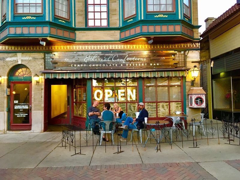 Downtown Woodstock Dining Scene