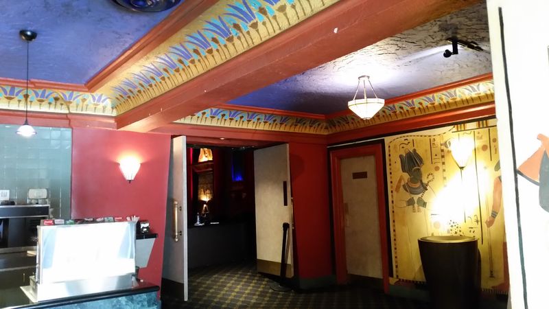 Egyptian Decor That Turns The Lobby Into A Time Capsule